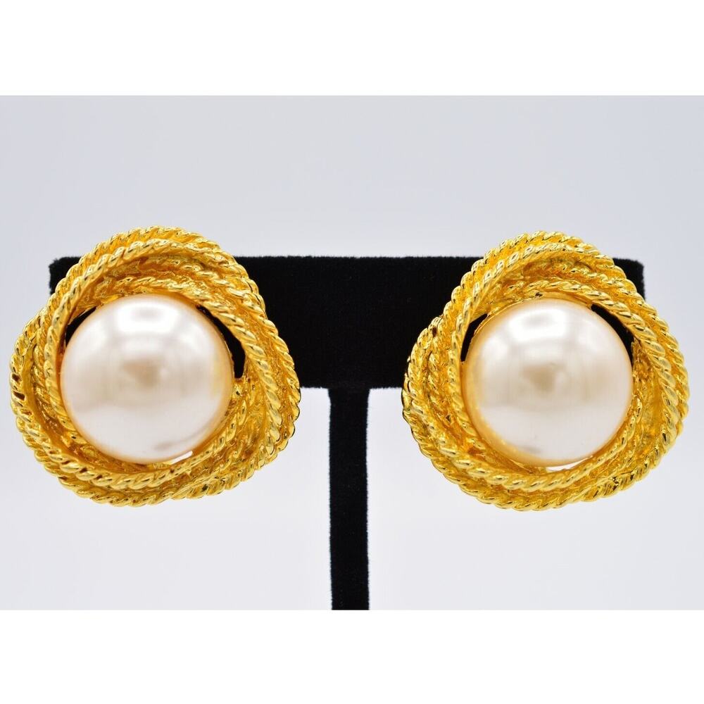 Vintage Chunky Clip Earrings Pearl Brushed Gold Round Heavy NOS 1980s Bin7